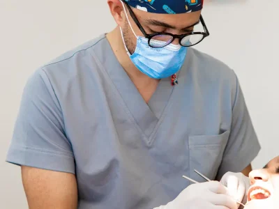 Salle de soin du Centre Dentaire Signature du Dr Imad Eddine Mouttaqui à Ben Yakhlef, Mohammedia